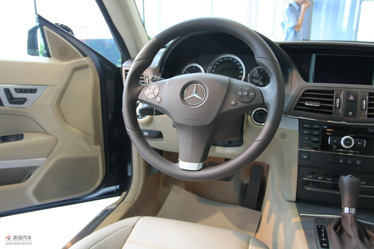 2010款奔驰e260 coupe_奔驰e级-进口内饰图片2663036_汽车图库_新浪