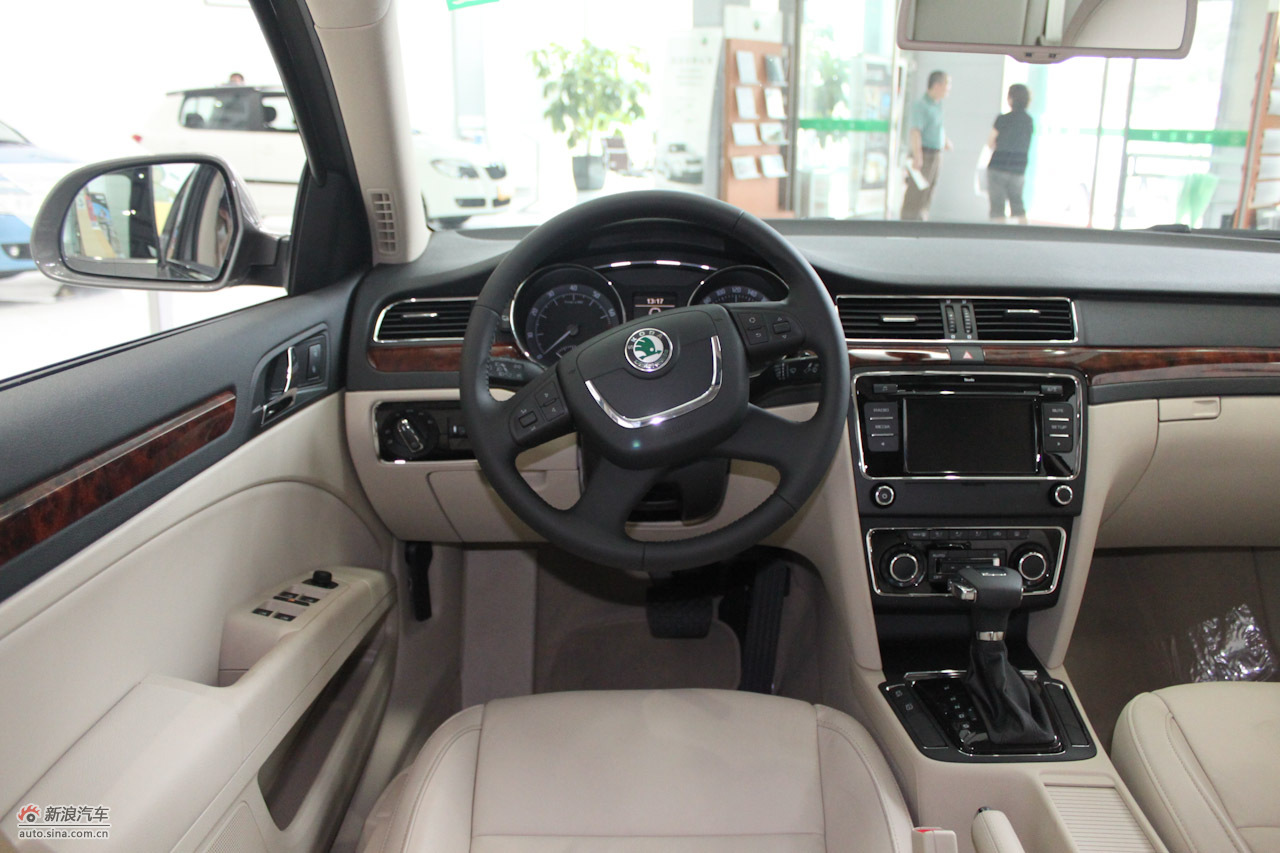 8t贵雅版_昊锐内饰图片2693036_汽车图库_新浪汽车_新浪网