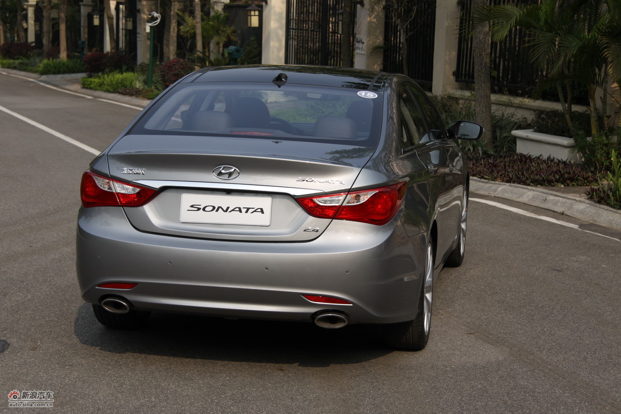 新浪汽车体验试驾第八代索纳塔-外观