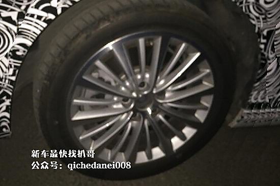 宝马1系最新谍照