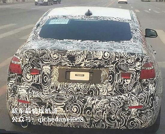 宝马1系最新谍照