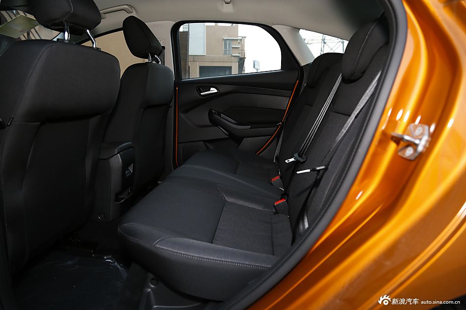 2015款福克斯两厢1.6L手动舒适型