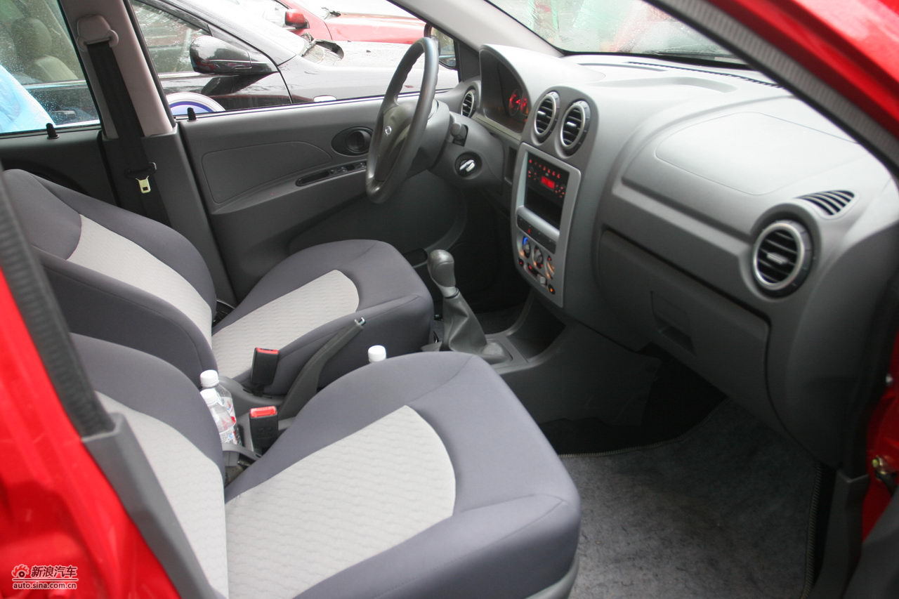 奇瑞旗云1内饰及细节_旗云1空间图片371994_汽车图库_新浪汽车_新浪网