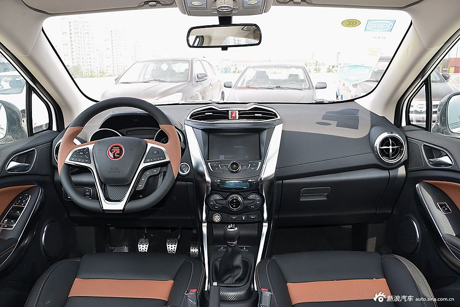 2016款比亚迪元1.5L手动尊贵型