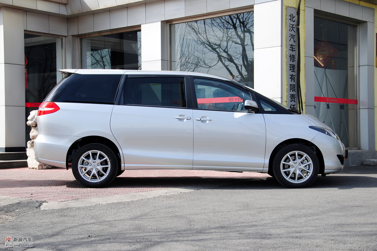 2011款比亚迪m6高清到店实拍_比亚迪m6外观图片4953181_汽车图库_新浪