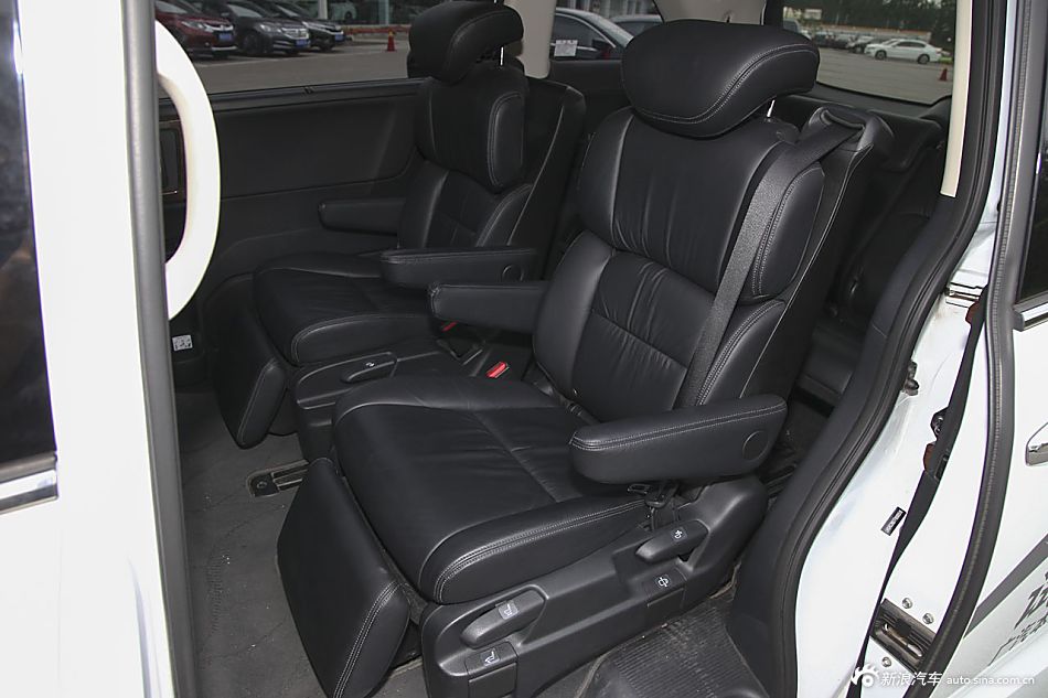 2015款奥德赛2.4L自动至尊版