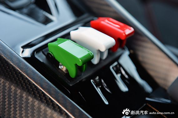 兰博基尼Veneno官方组图赏析