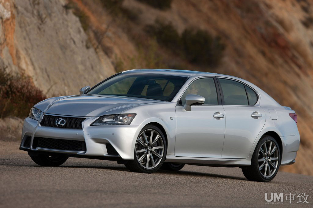 西装运动员雷克萨斯gs350fsport