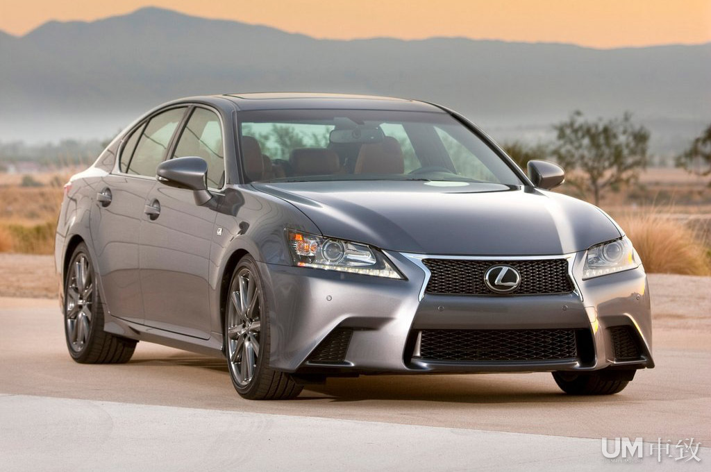 西装运动员雷克萨斯gs350fsport