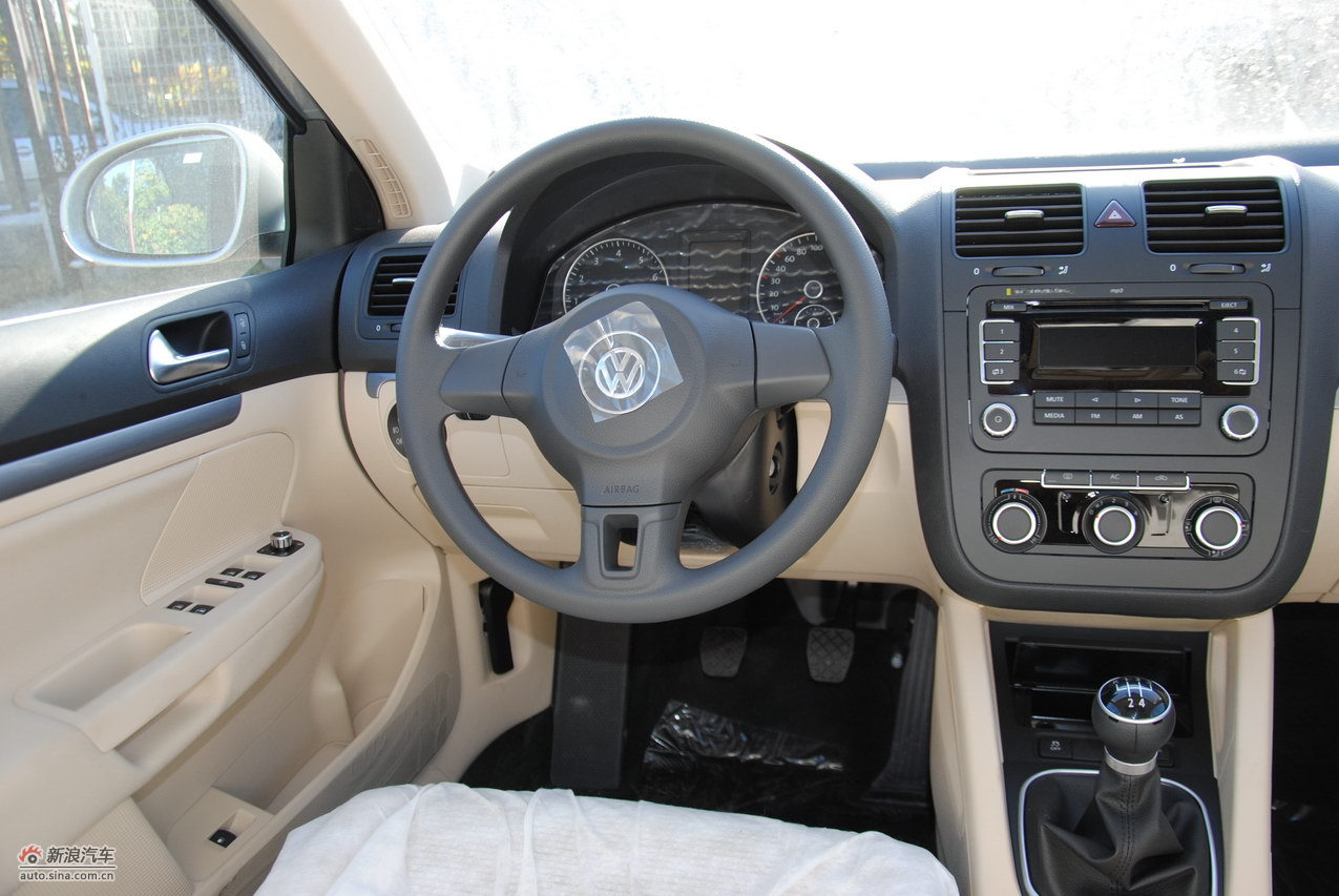 2011款速腾1.6l手动时尚型内饰功能