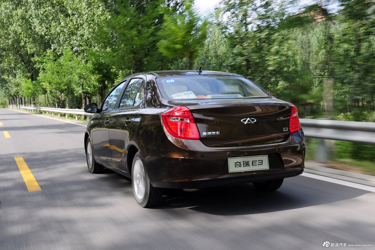 2013款奇瑞e3 1.5手动尊尚版试驾