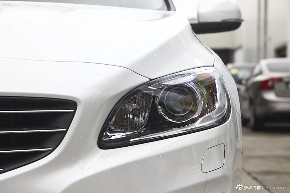 2015款沃尔沃V60 2.0T自动 T5智雅版