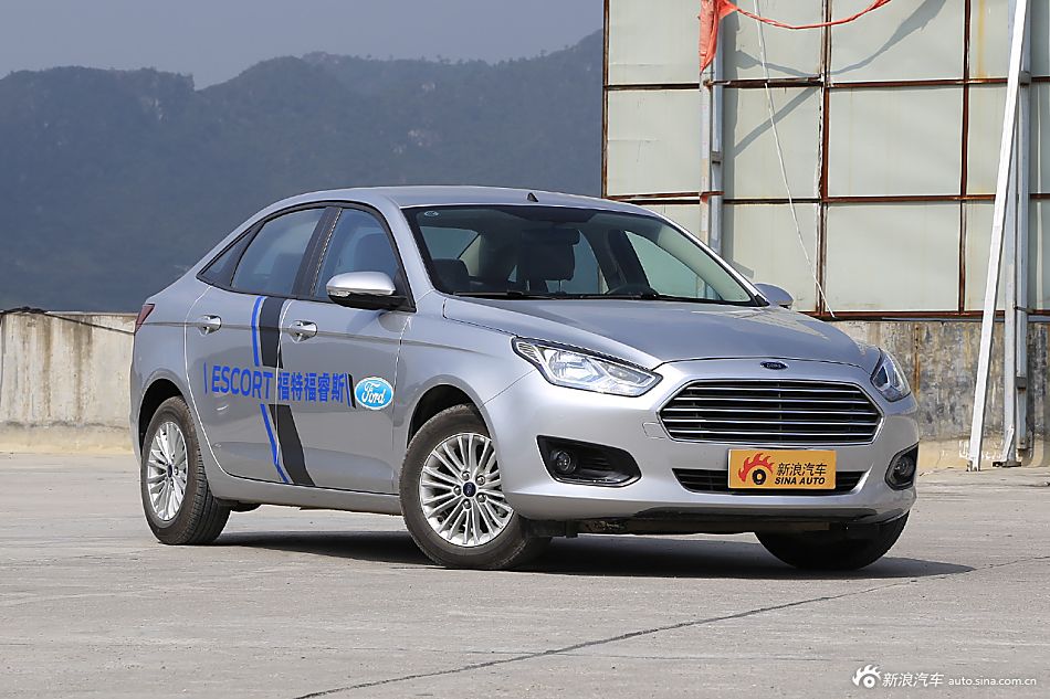 2015款福睿斯1.5L自动舒适型