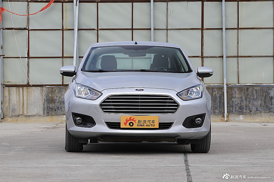 2015款福睿斯1.5L自动舒适型