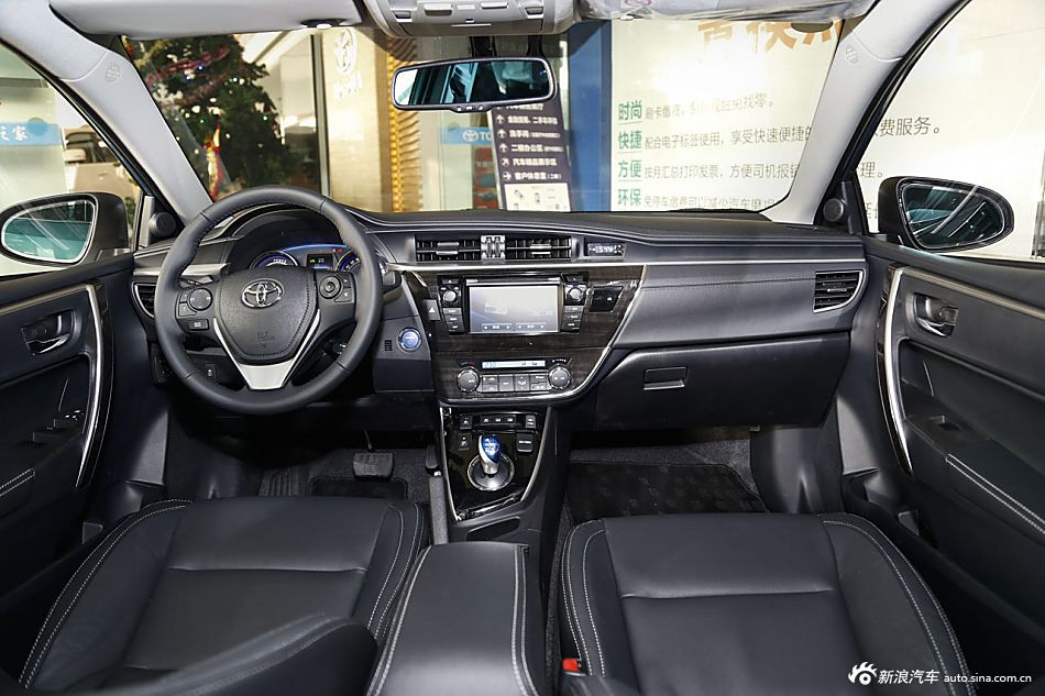 2016款卡罗拉双擎1.8L自动旗舰版