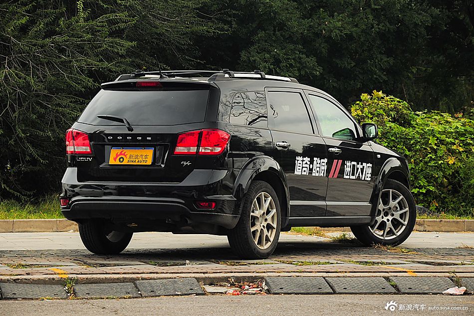 2014款酷威2.4L自动两驱旅行版