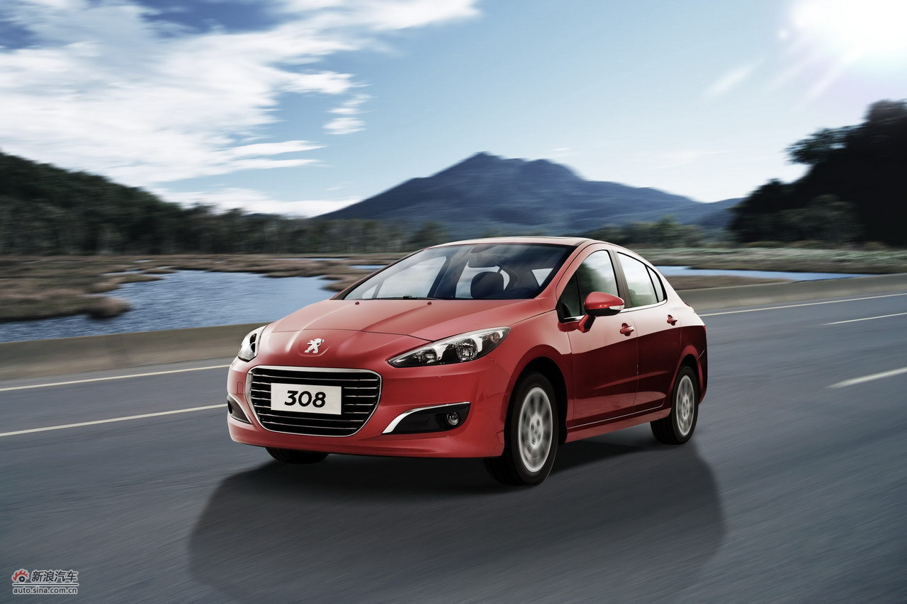 老款马六四个雾灯是一样的灯泡吗