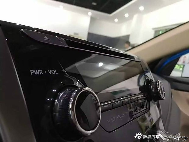 新款YARiS L 致炫内饰谍照