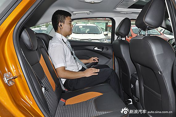2015款福克斯两厢1.5L GTDi自动运动型