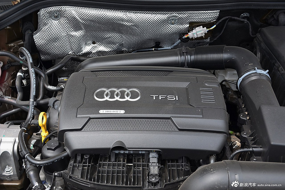 2016款奥迪Q3 2.0T自动35TFSI风尚型