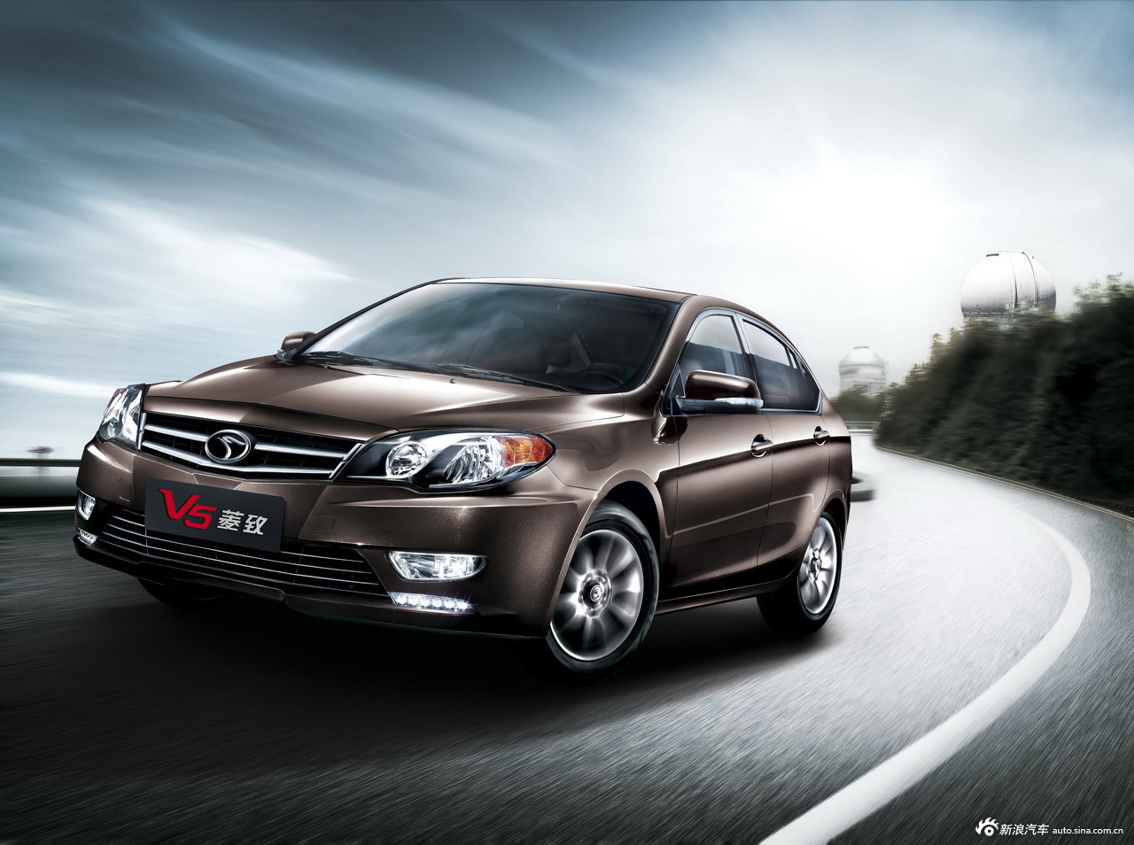 东南v5菱致官方图_v5菱致官方图图片19093404_汽车图库_新浪汽车_新浪