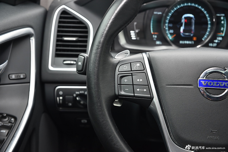 2015款沃尔沃XC60 2.0T T5 AWD智驭版