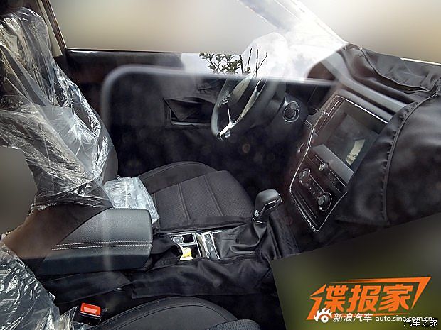 荣威新SUV RX5谍照