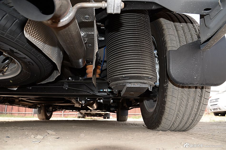 2016款福特途睿欧2.0T手动精英版