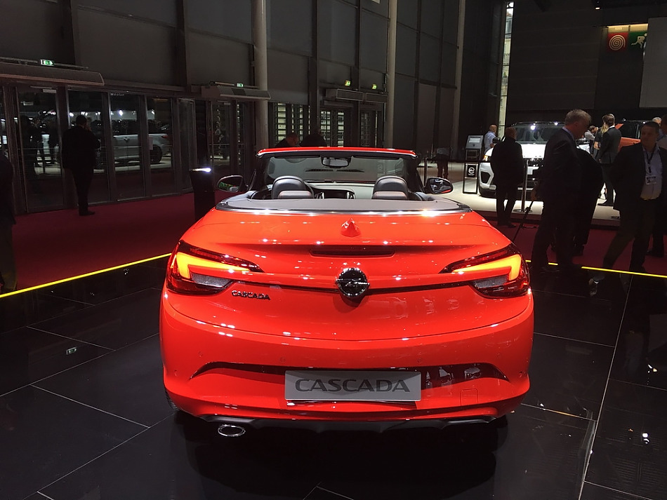 巴黎车展:欧宝Cascada Supreme