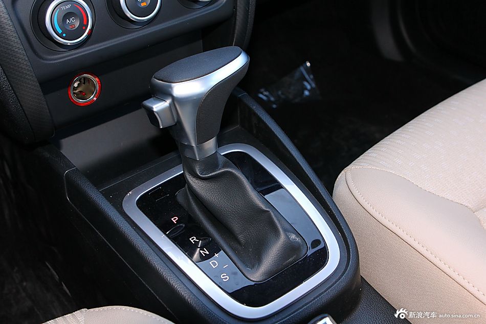 全新奔腾B30 1.6L自动豪华型