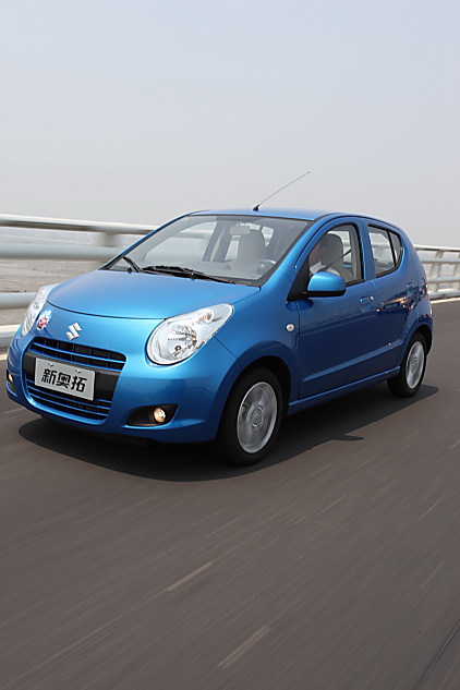 新浪汽车试驾长安铃木全新奥拓