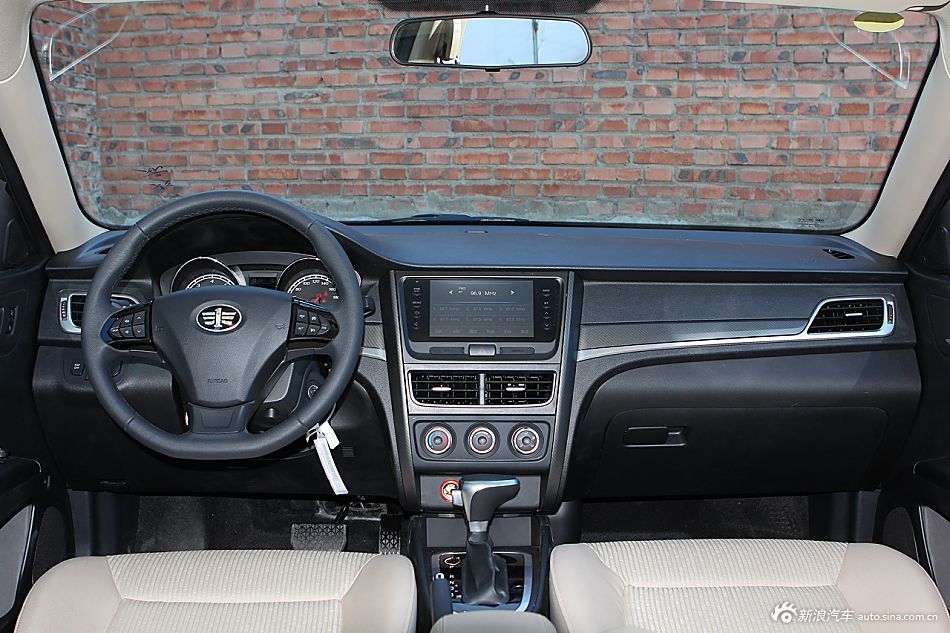 全新奔腾B30 1.6L自动豪华型