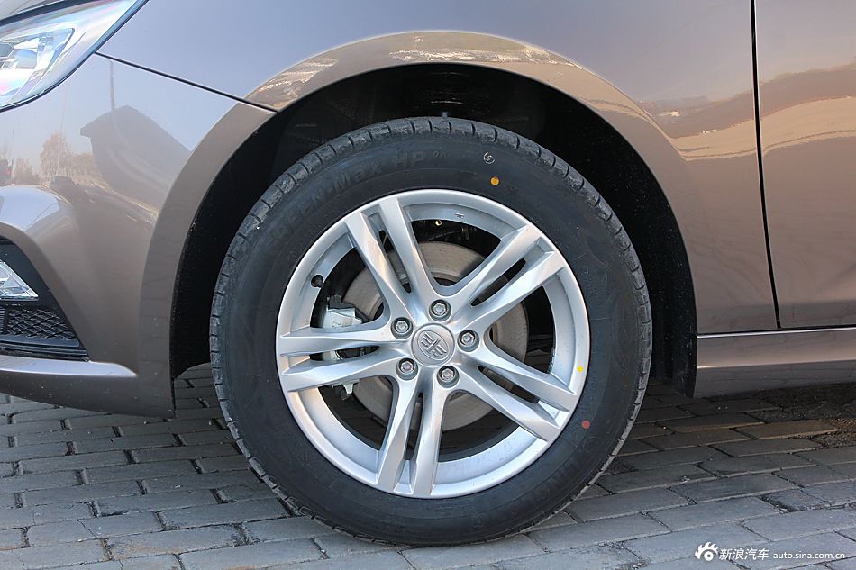 全新奔腾B30 1.6L自动豪华型