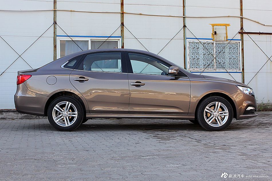 2016款奔腾B30 1.6L自动豪华型