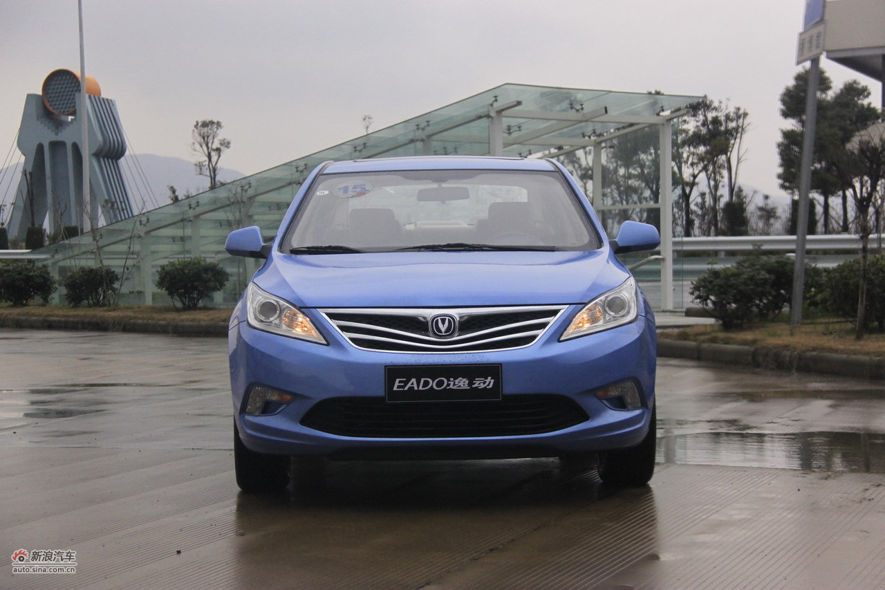 长安逸动1.6l手动挡外观