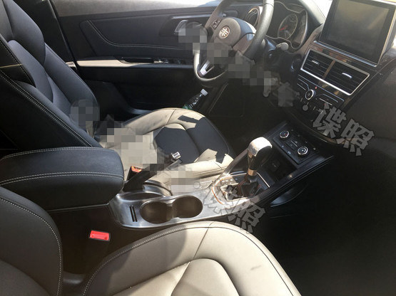 奔腾X40内饰谍照