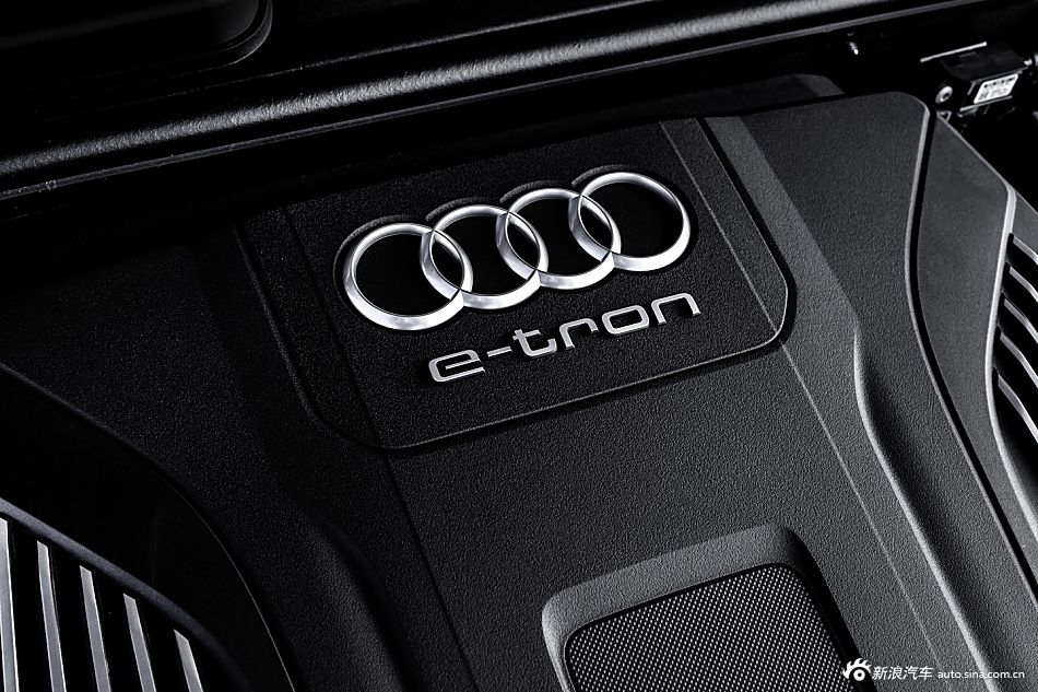 奥迪Q7 e-tron