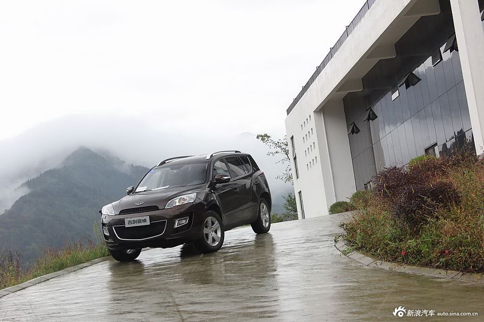 2014款吉利豪情SUV2.4L自动两驱尊贵型