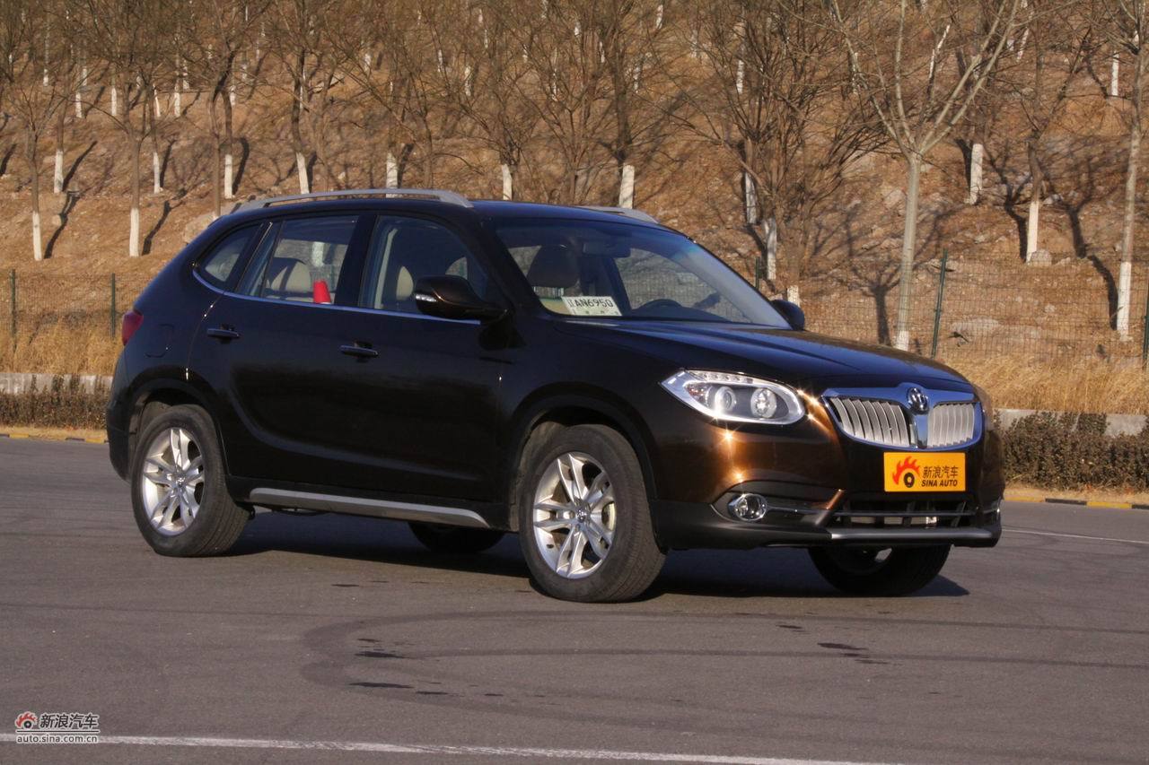 2012款华晨中华v5外观