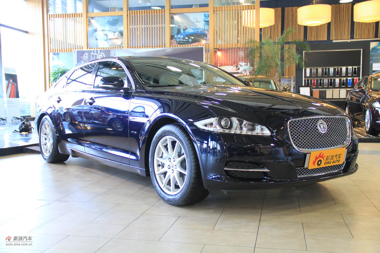 2012款捷豹xjl 3.0l自动全景商务版到店实拍