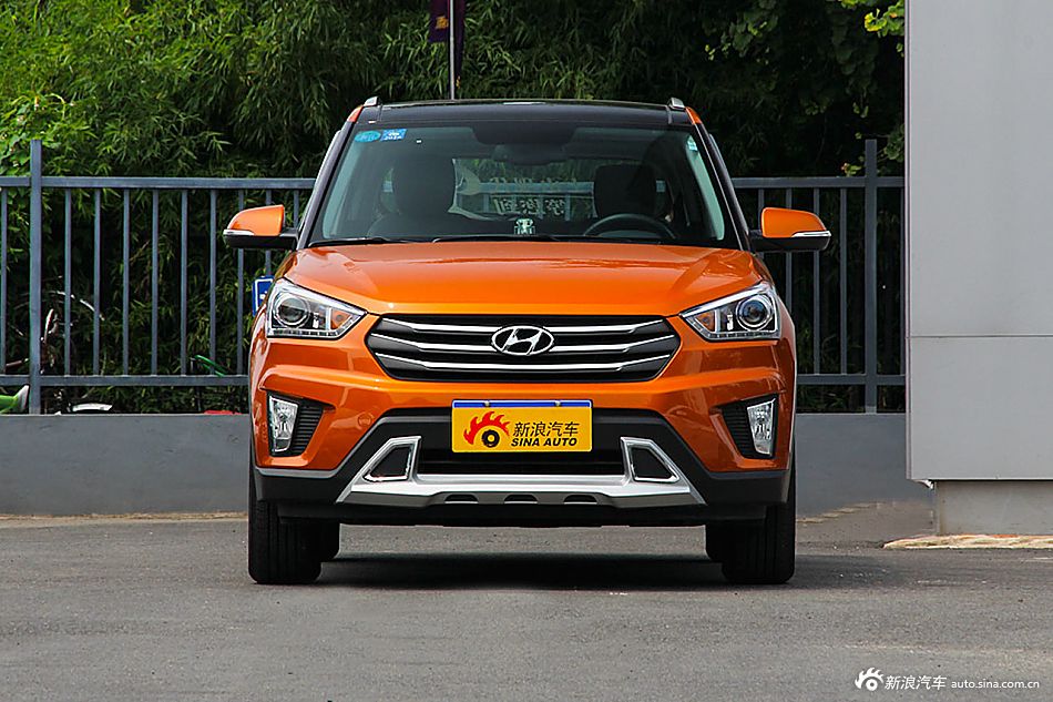 2015款北京现代ix25 2.0L自动四驱尊贵型