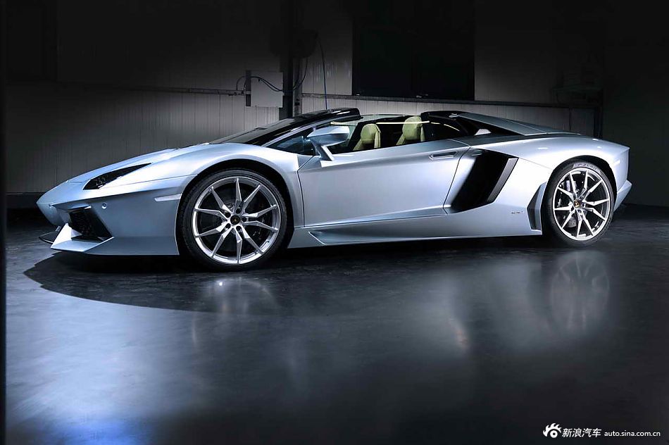 蓝色幻影 兰博基尼aventador lp700 roadster官方组图