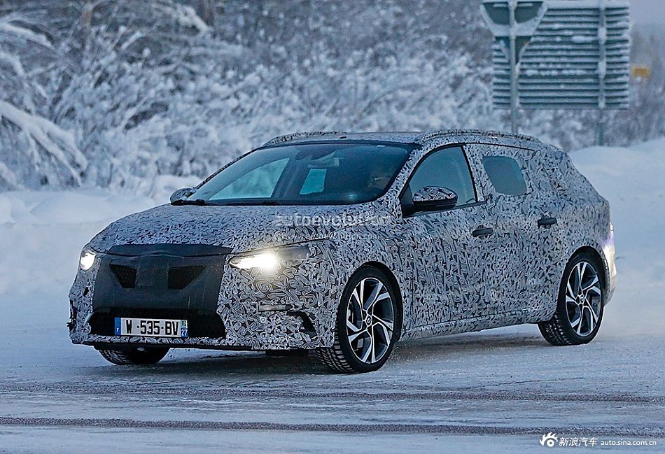 全新梅甘娜旅行版谍照