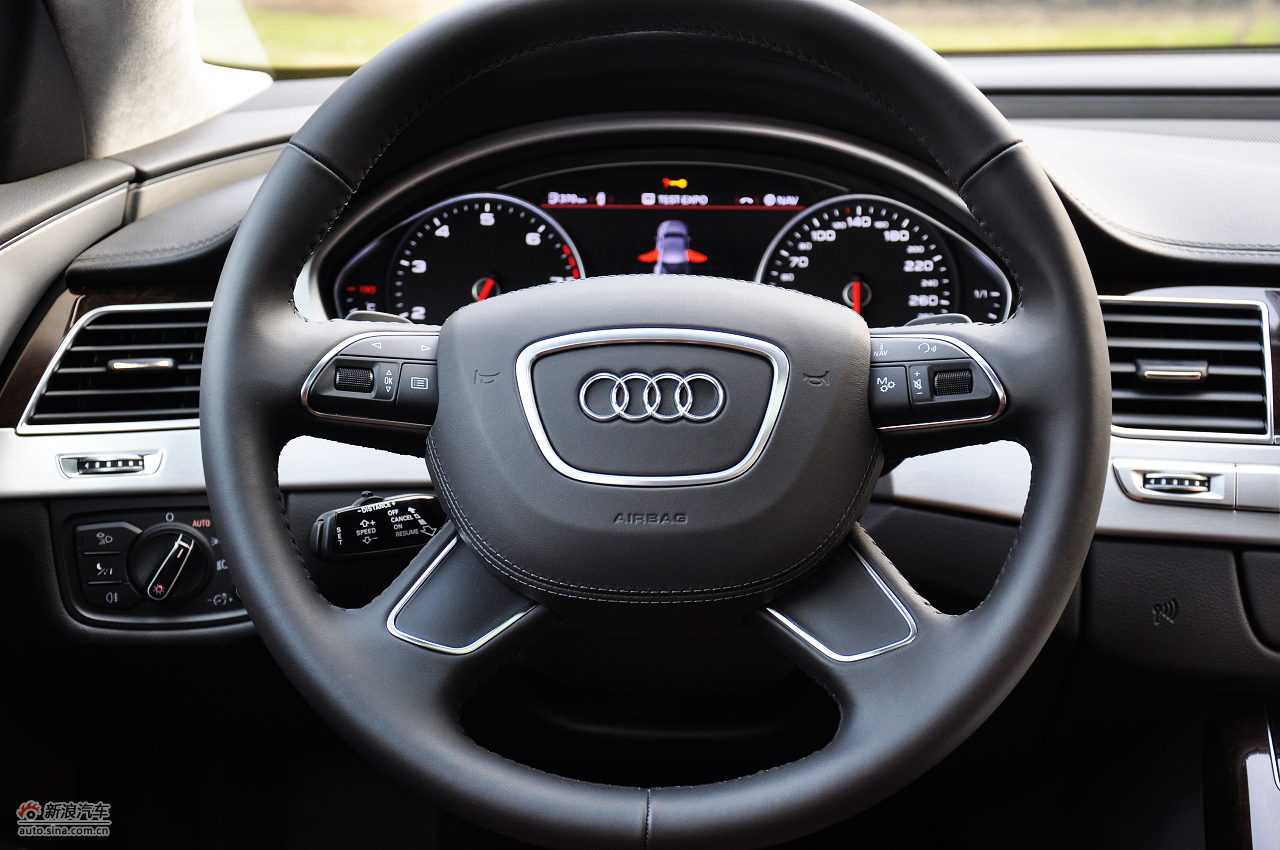 全新奥迪a8l内饰