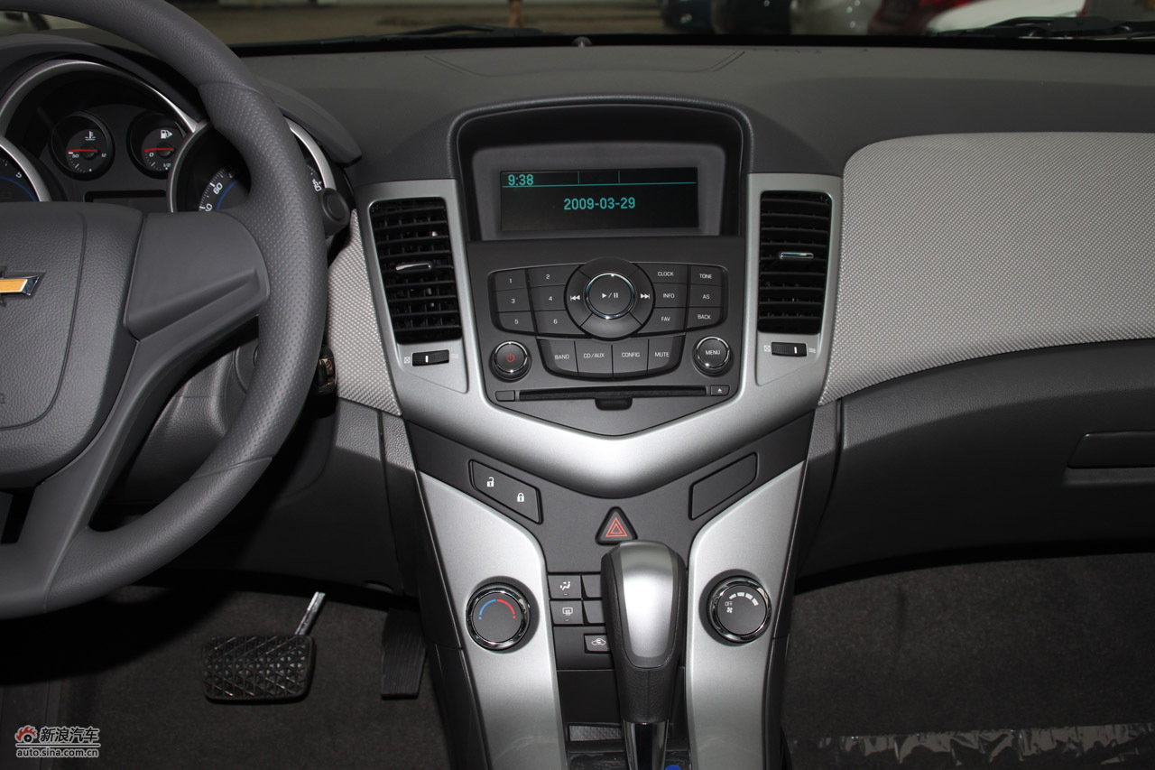 8se自动_科鲁兹内饰图片2704013_汽车图库_新浪汽车_新浪网