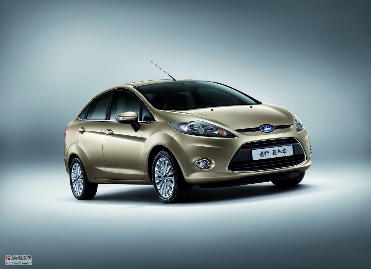 2011款福特新嘉年华:嘉年华三厢-神秘银 2