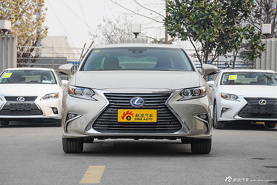 2015款雷克萨斯ES 2.5L自动300h舒适型