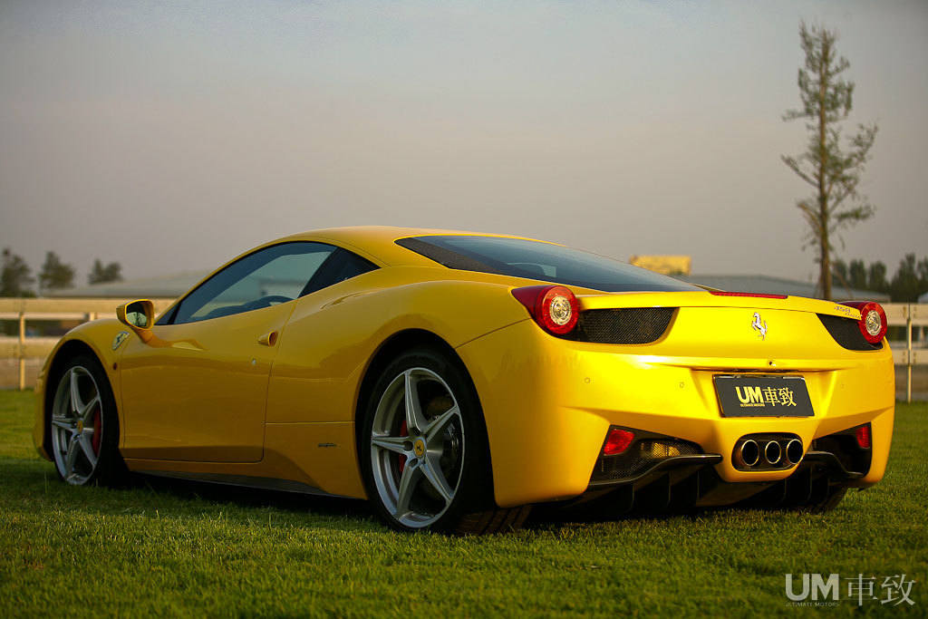 夕阳下的蜜色骏马 法拉利458italia印象