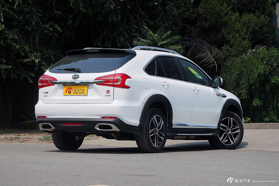 2015款比亚迪唐2.0T自动四驱旗舰型