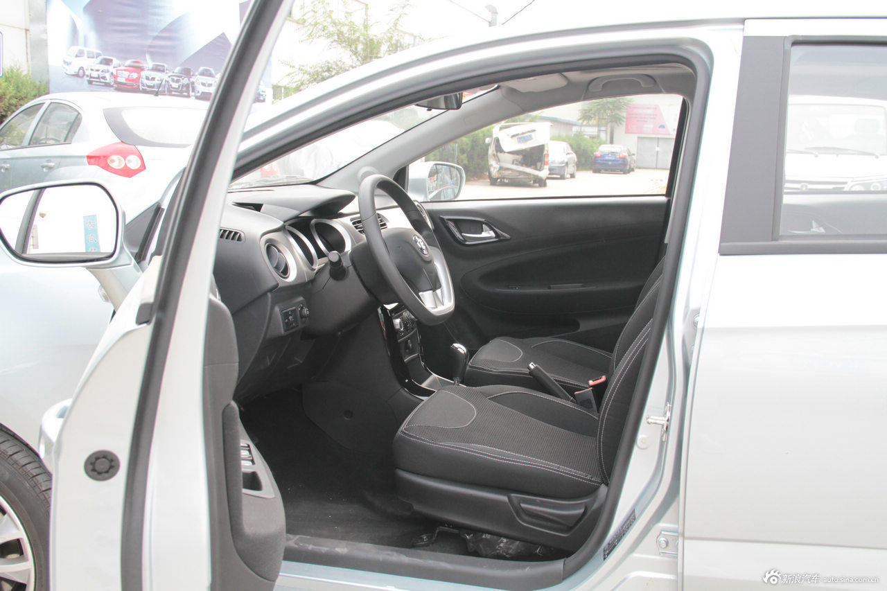 中华h230到店实拍_中华h230空间图片18304171_汽车图库_新浪汽车_新浪